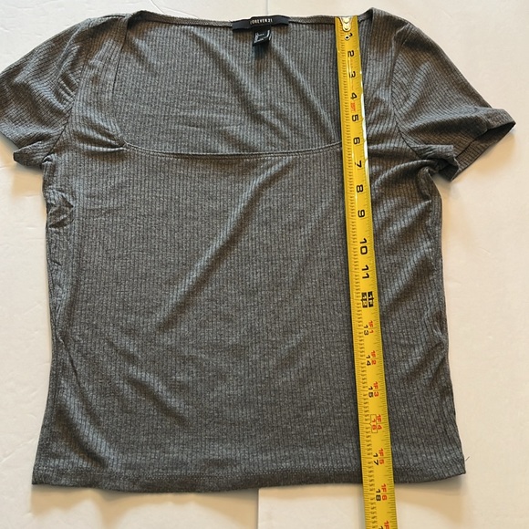 Forever 21 Juniors Square Neck Short Sleeve Tee color Gray Size Medium - Picture 8 of 11